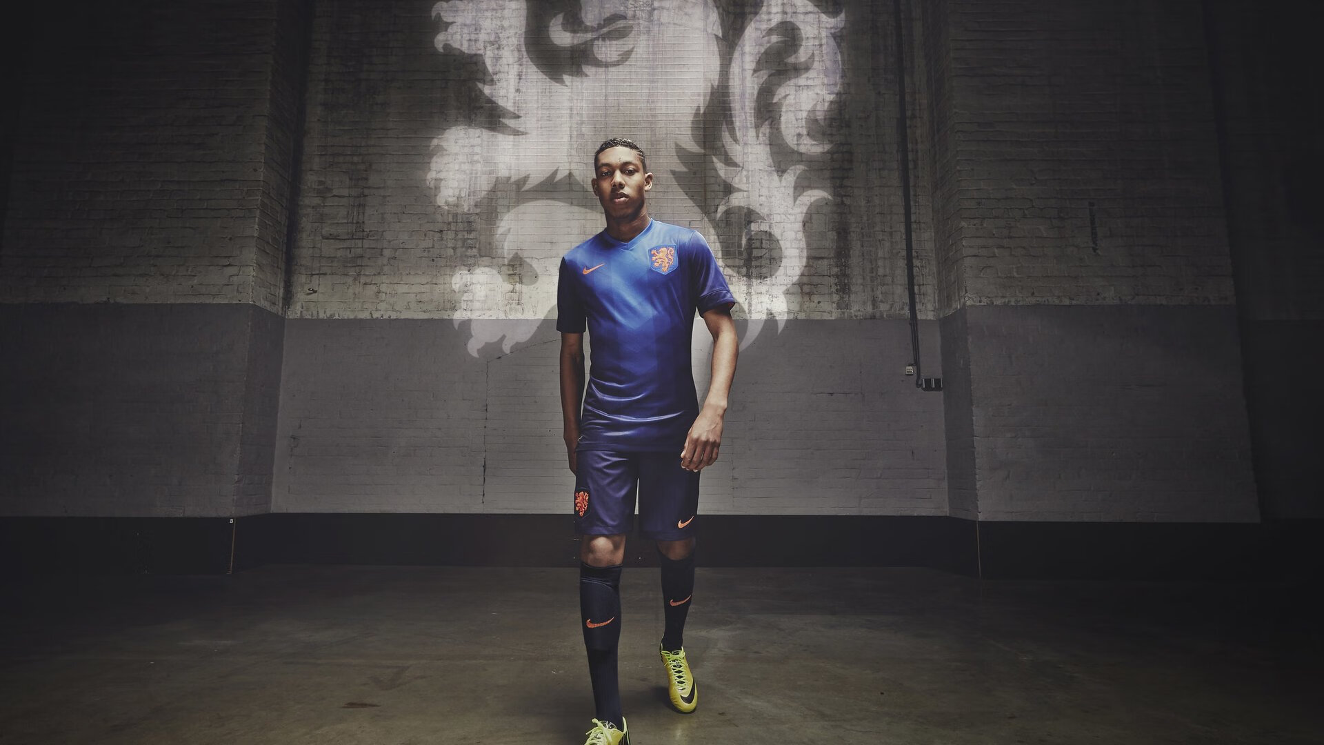 _极地冰湖滑冰赛:寒冬中的速度较量_,极地冰谷