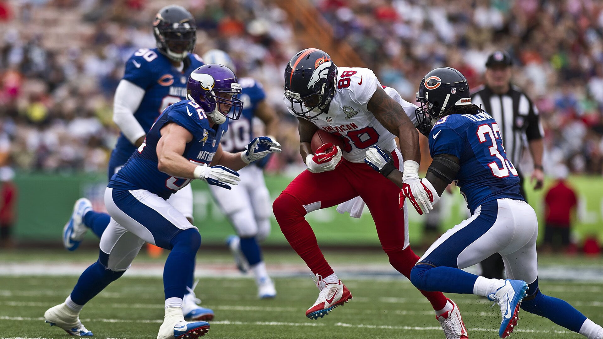 国足场上指挥系统与球员执行力分析，足球教练现场指挥